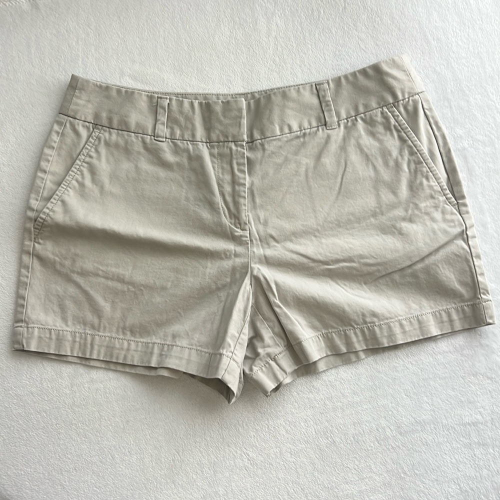 LOFT Cream 100% 4” Cotton Shorts